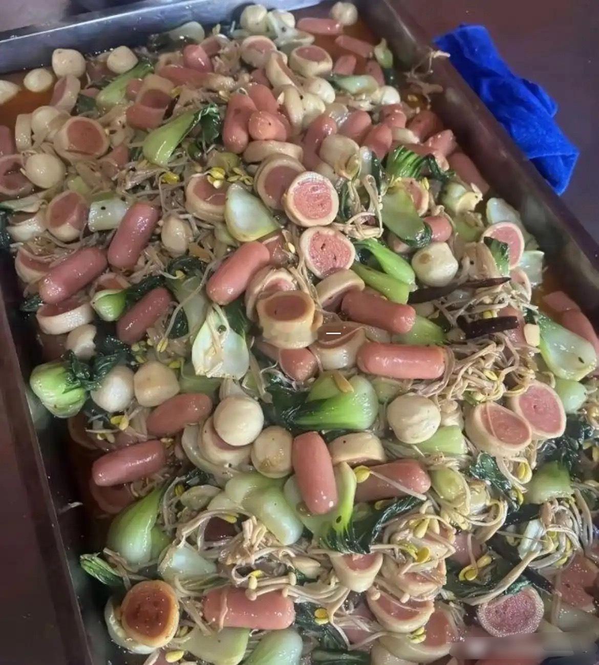 突然发现幼儿园的饭菜就这样，但是小孩居然都很爱吃 
