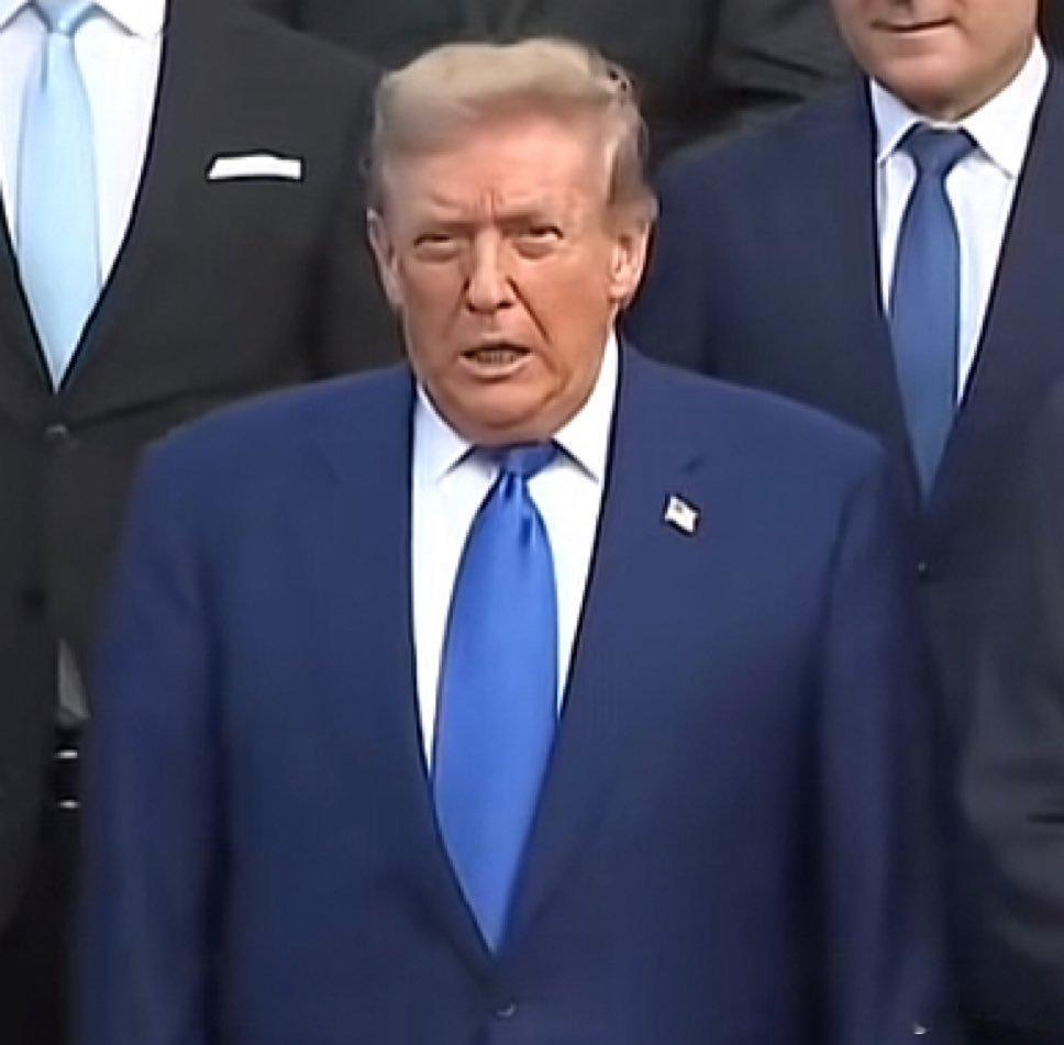 ❗️突发：     美国商务部修订数据显示，2025年第一季度美国经济萎缩0.5