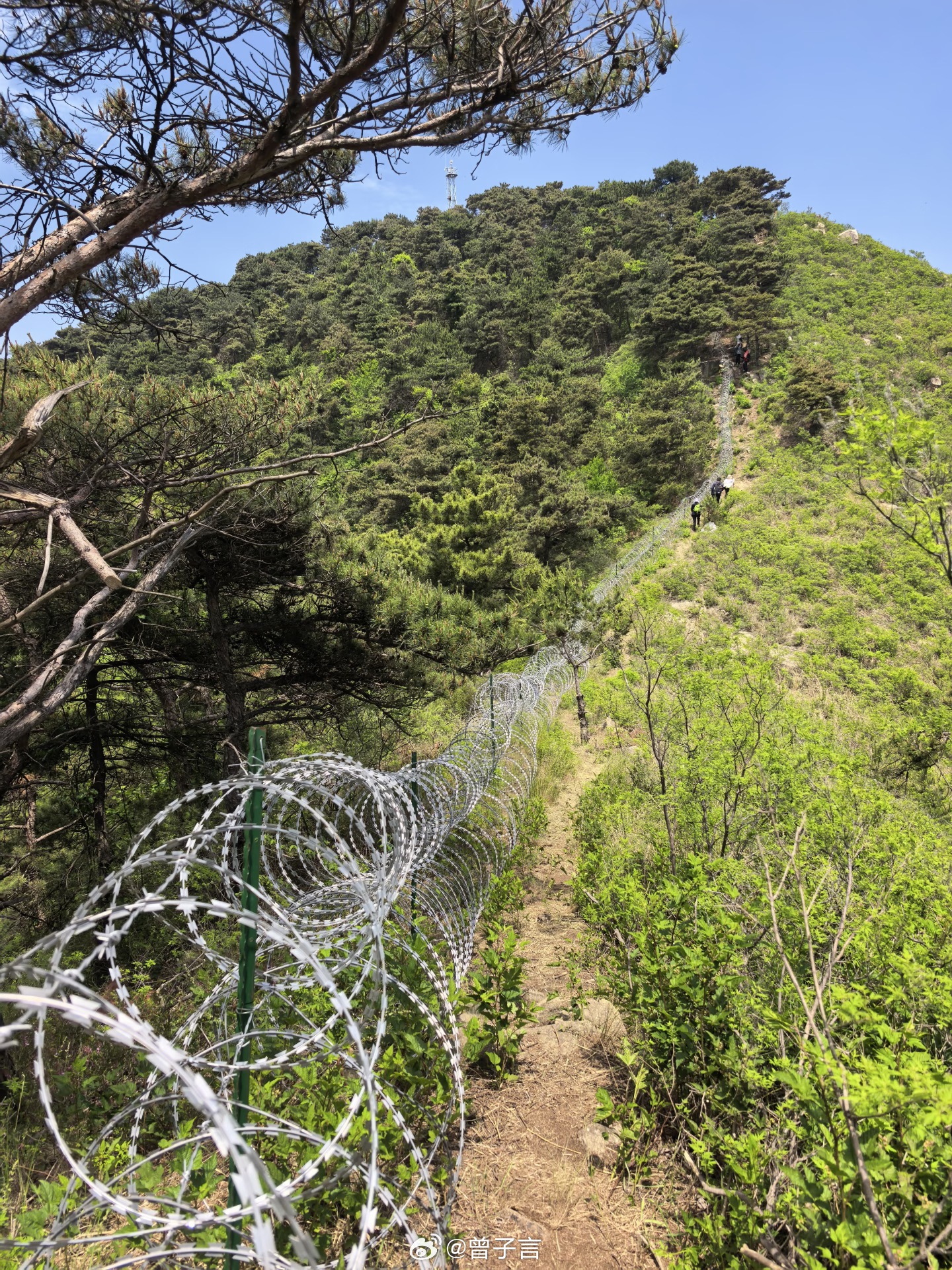 泰山，承载着的是国家统一、民族团结、文化传承和自然与人文和谐等深刻意义。刀网一围