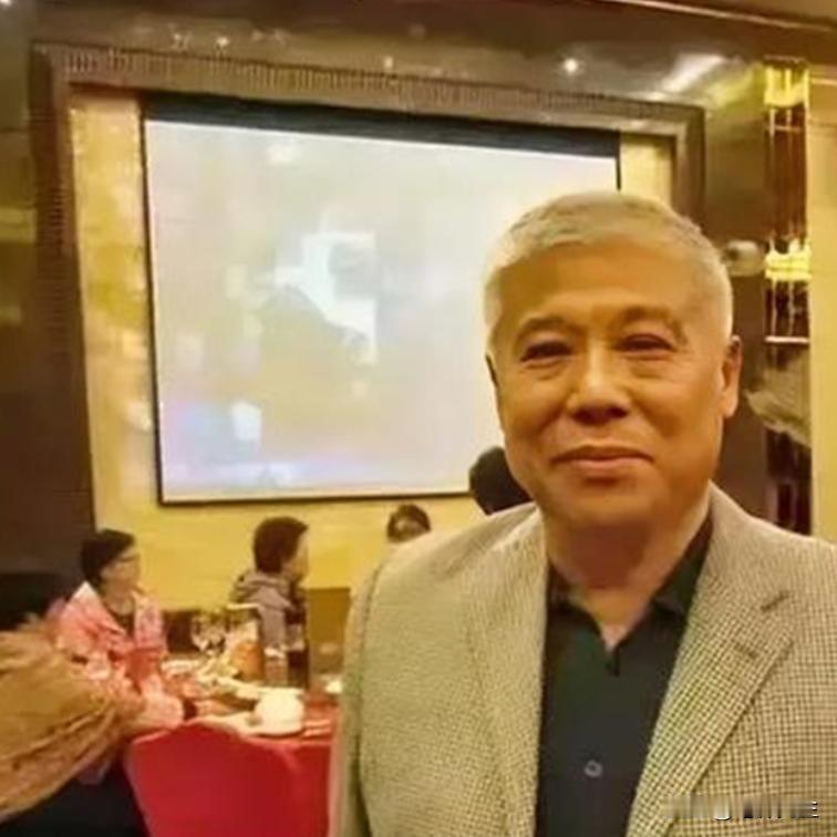 1983年，吴法宪的儿子吴新潮回到了阔别多年的北京，但此时他的身份早已不再是“将