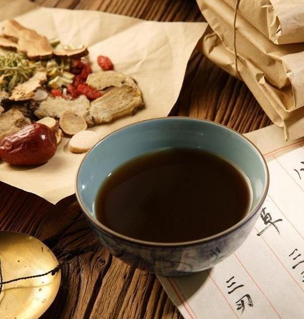 空腹血糖一高就拼命加药、天天啃水煮菜？我看了50多年糖尿病，说句掏心窝子的话：你