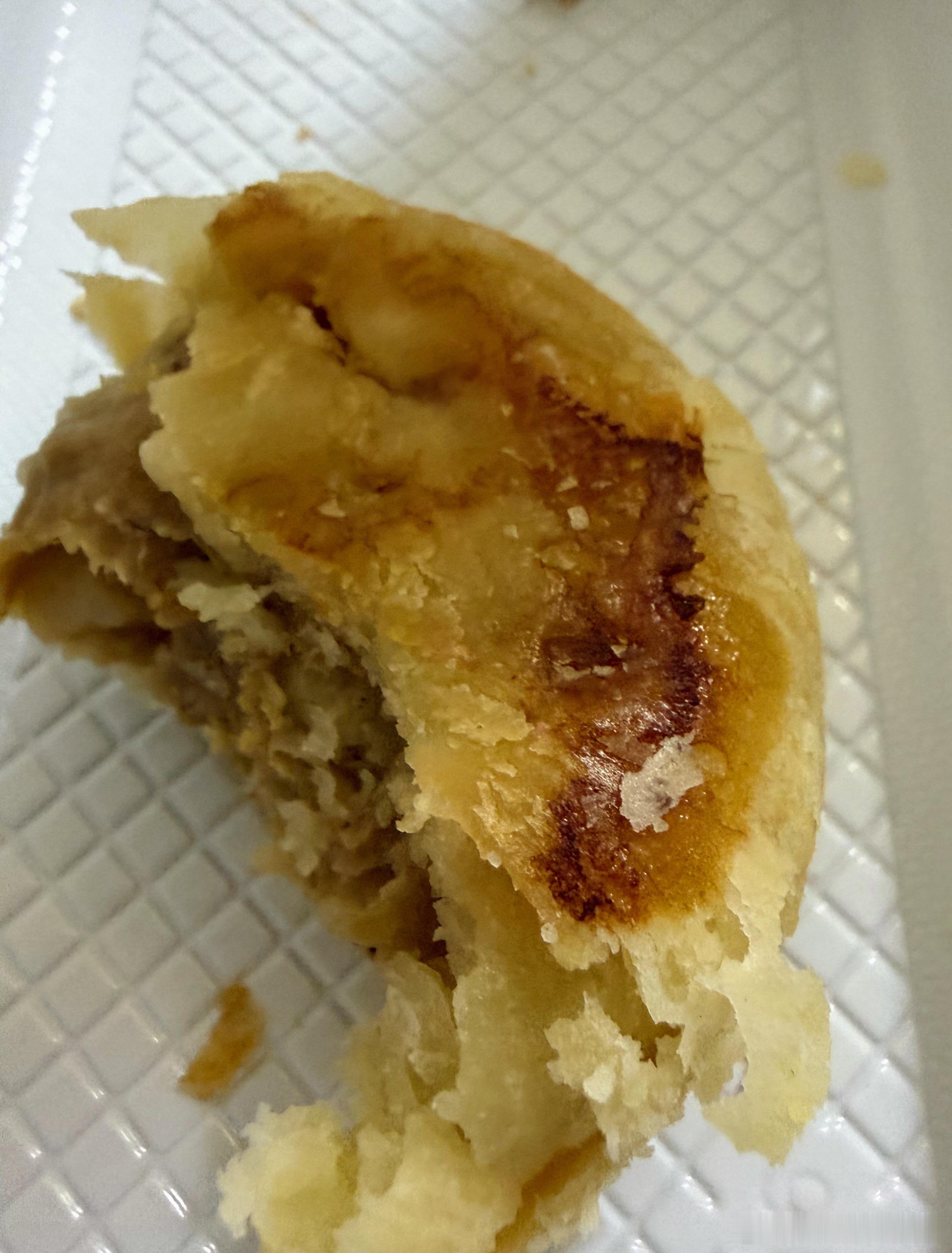 鲜肉月饼确实好吃！我拿空气炸锅加热了一下更好吃！ ​​​
