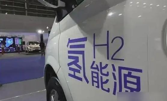 什么阻止了氢气成为汽车内燃机燃料？

1937年5月6日傍晚，德国兴登堡号飞艇缓