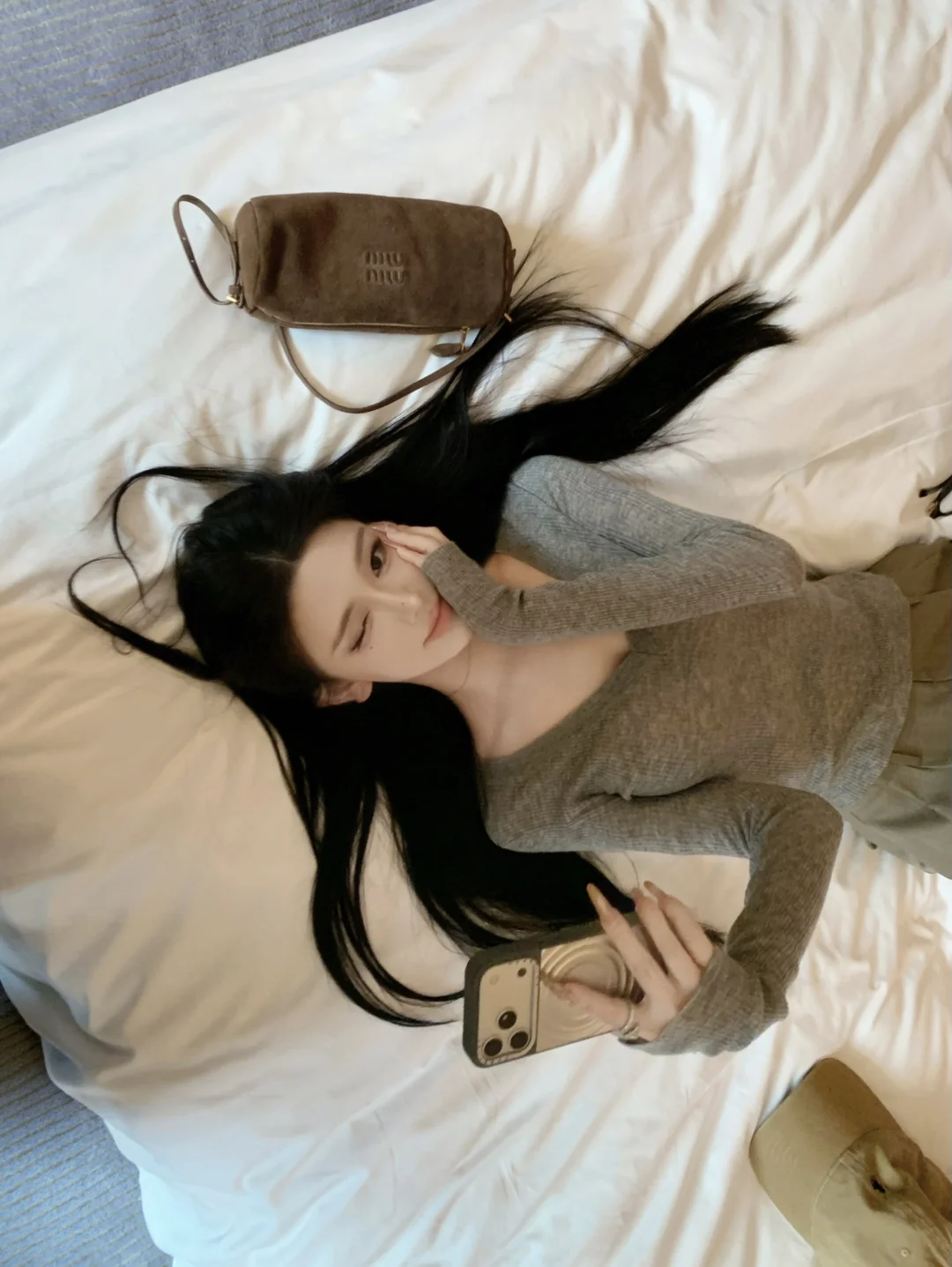 萌萌的我正在看着你