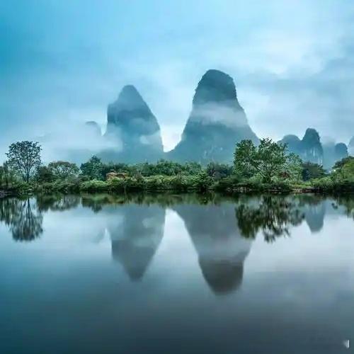 心里话           豁达者笑对生活琐碎繁杂，以一颗平常心品味生活百态。 