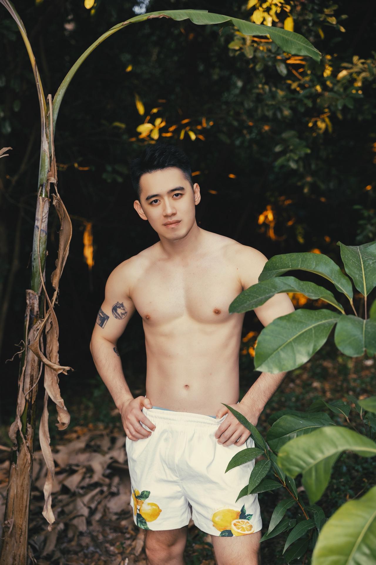 那一个午后深圳男生拍照 腹肌