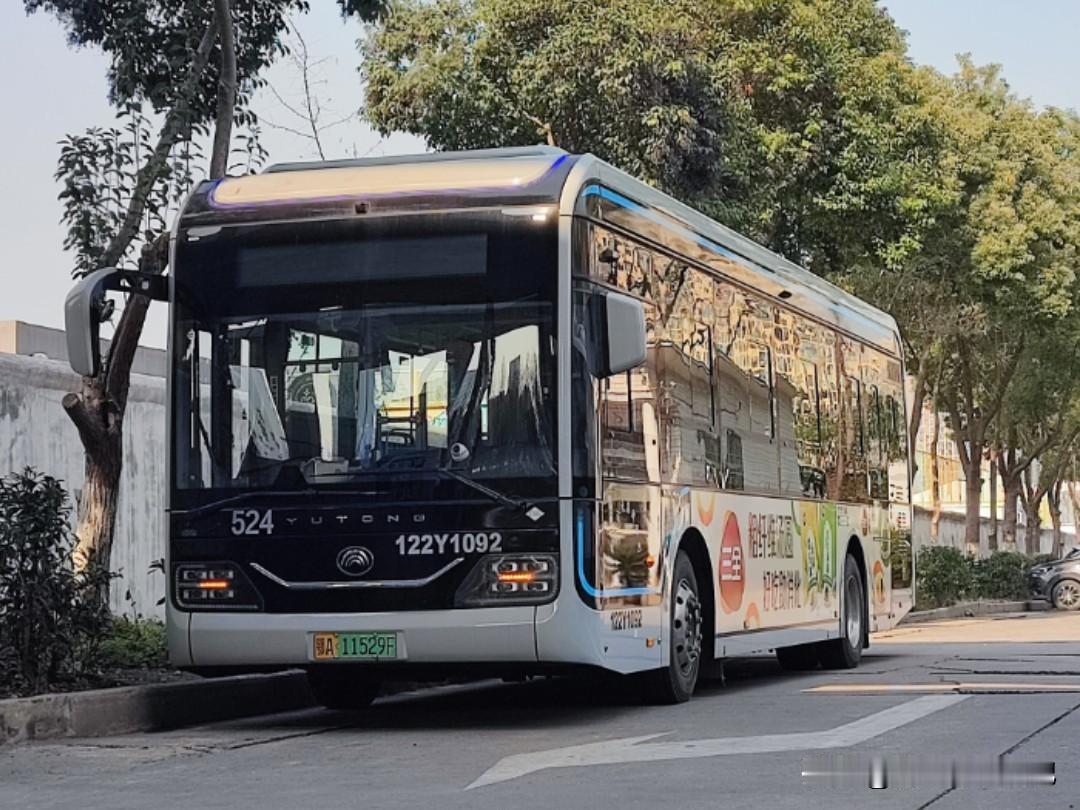 2025年12月11日，公交一公司535、K524、608路三条公交线路划拨到公