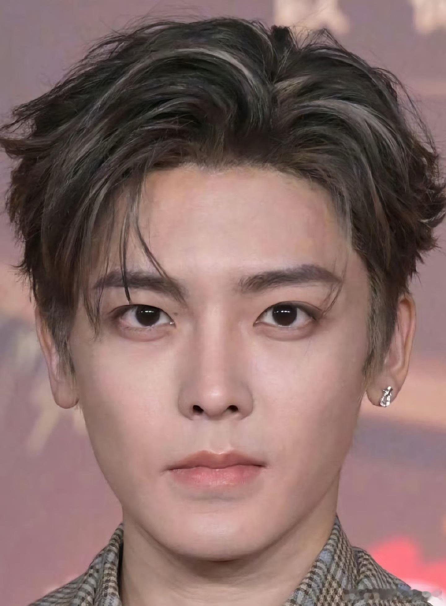 再看一看男明星生图，谁是你心中的颜霸？ 