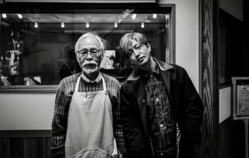 两位日本封神的人木村拓哉、宫崎骏
木村最近为宫崎骏的最新动画《你想活出怎样的人生