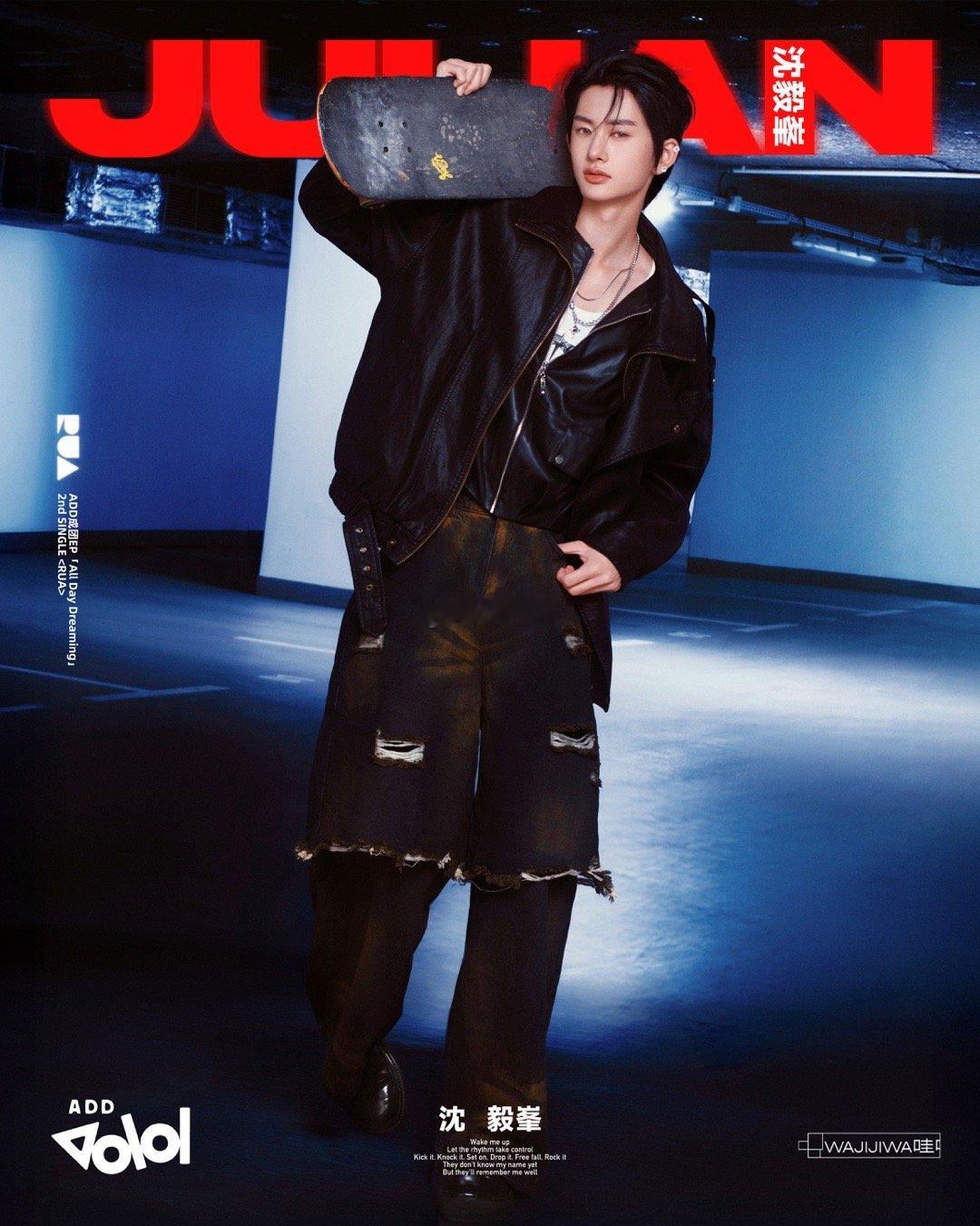 当别人在要签名照时，这位已经在要老板微信了。追星追成同事算什么，直接追成老板才是