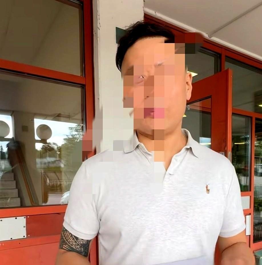 阿光镜头里突然没了儿子的笑，莲娜把护照锁进抽屉。
调解室一散，两人直奔法院，孩子
