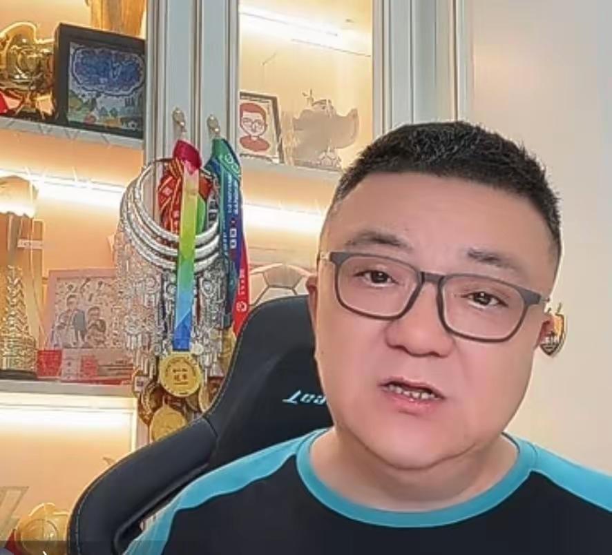 最难得的人品！暴富不忘旧兄弟，董路这波格局拉满
 
什么是真正的知恩图报？看完董