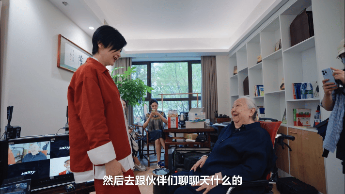 游本昌和妻子在养老院现状游本昌和妻子选择在养老院养老是很正确的，这生活看起来很安