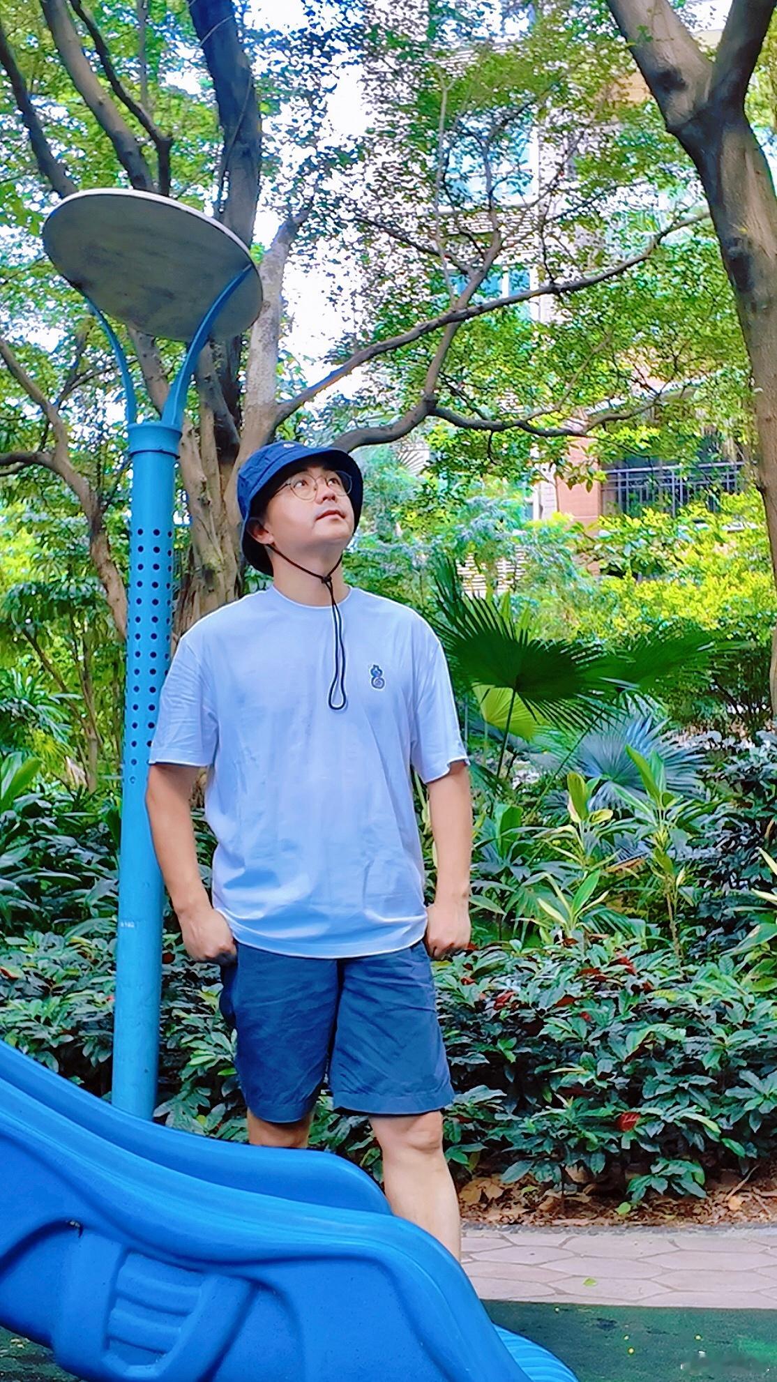 葫芦轻摇，福禄自至，心间一抹温馨治愈。也是买了很多年的品牌，衣服自带清新。文艺穿