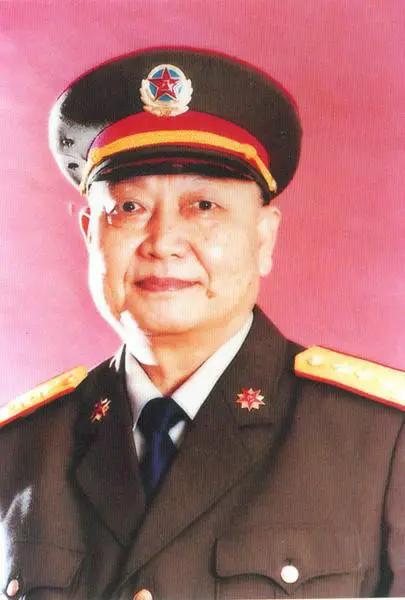 1948年，15岁的史玉孝想参加解放军，可惜因为年龄太小被拒绝。1949年，家里