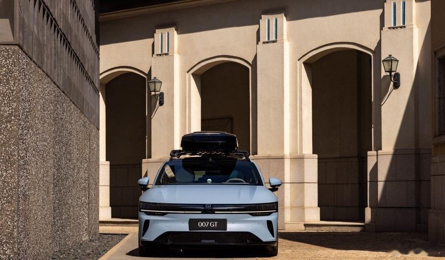 极氪这波太狠了！007焕新版900V+空悬+905km续航，001五周年版原厂K