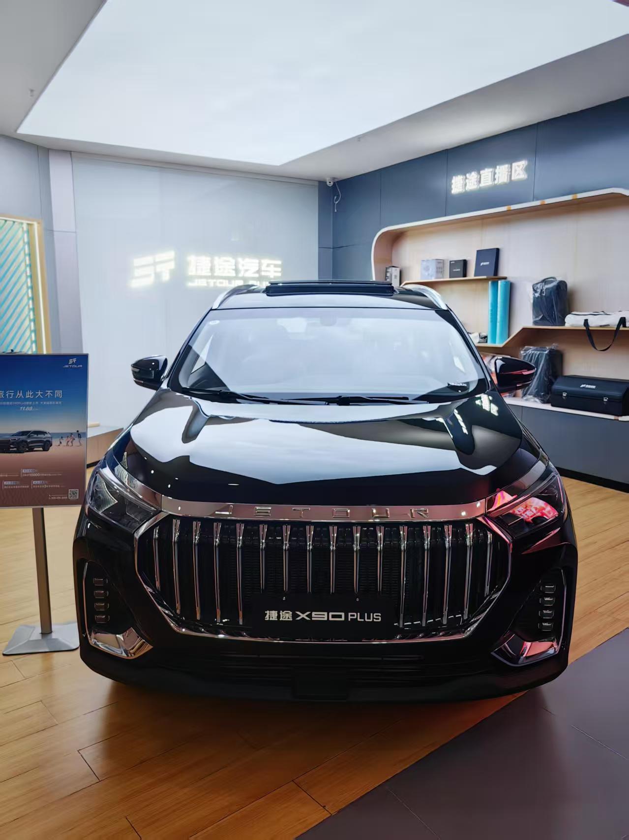 二排独立座椅能通风加热，老人小孩坐着都舒服，全家出游都夸我会选车。 