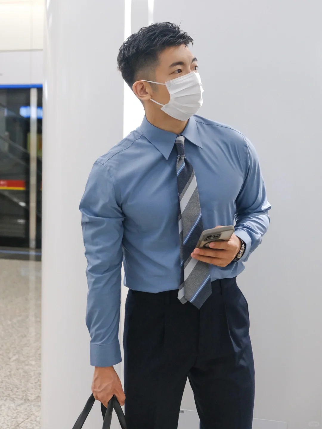 男士通勤一件🔵闪蓝色衬衫足矣‼️