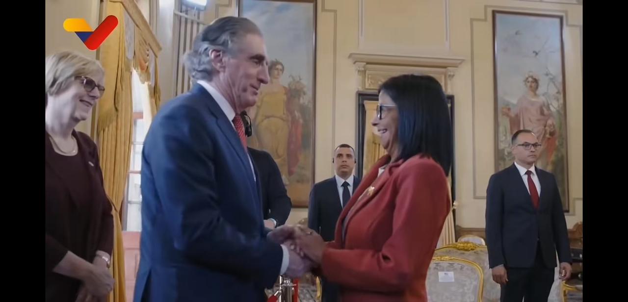 原来是被美国抓住了把柄，怪不得罗德里格斯对特朗普言听计从！消息称特朗普政府正在悄