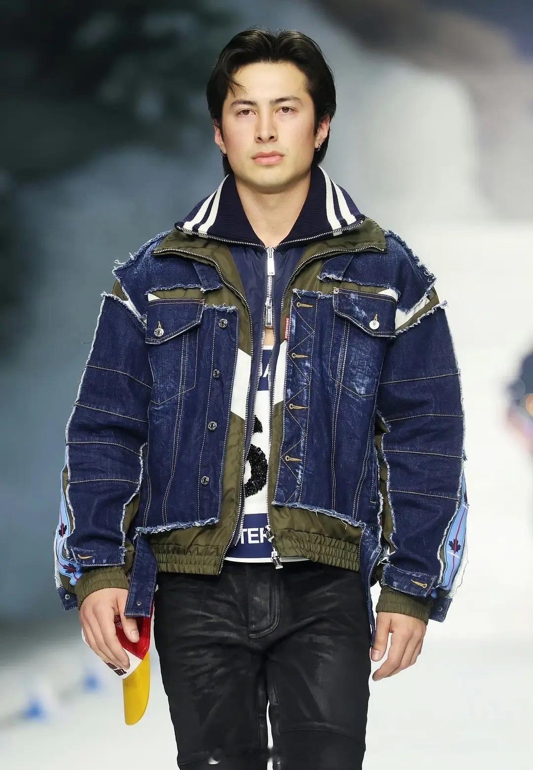 凭借BL剧《巅峰对决》大爆的Hudson Williams出席本次时装周，只看生