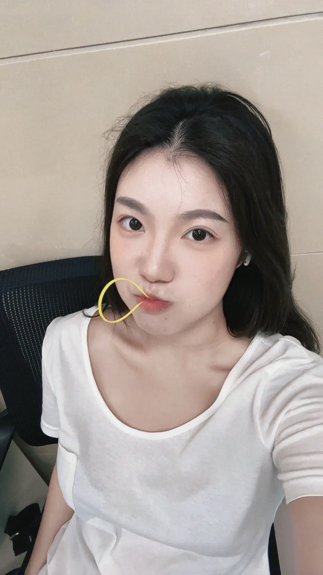 薯片跟我说 “总吃虾条 我吃醋了”