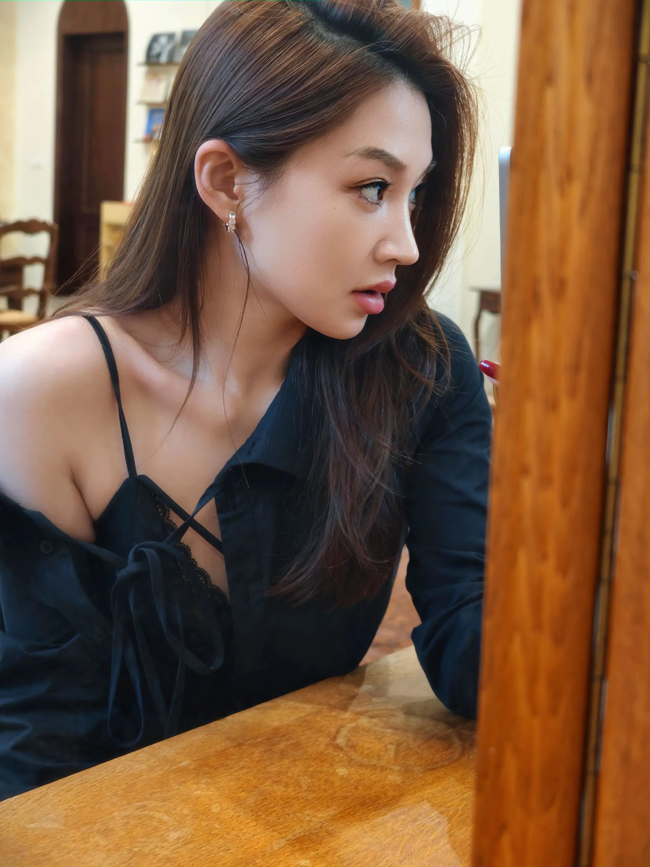 喜欢这张侧脸。