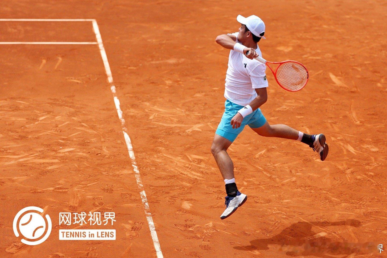 马德里大师赛资格赛决胜轮，0-2不敌法国选手德罗盖，无缘晋级正赛。吴易昺第二盘一