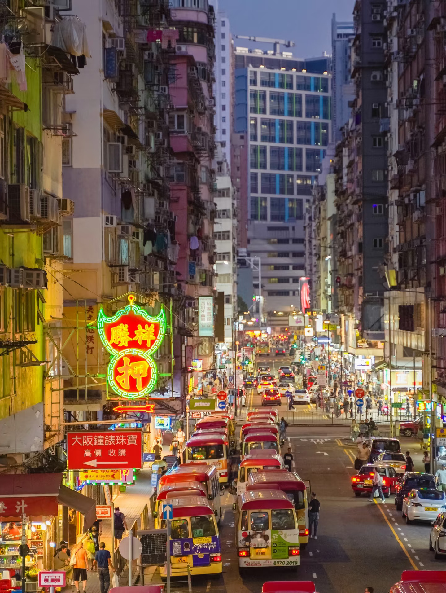 离开香港前，一定要逛一次旺角❗️