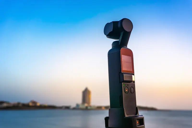 影石Insta360 X6深度体验：8K大底+AI自动出片，全景相机也能一机三用
