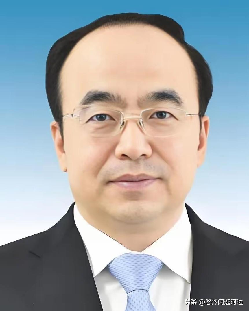 刚看到今天官宣被查的徐延彬的职位，因为不了解他，不以为然。随后，我又查看了一些资