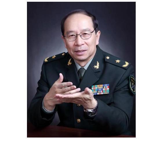 美国记者问金一南：“如果把中国2000亿的三峡大坝炸了，中国会怎么办？”美军代表
