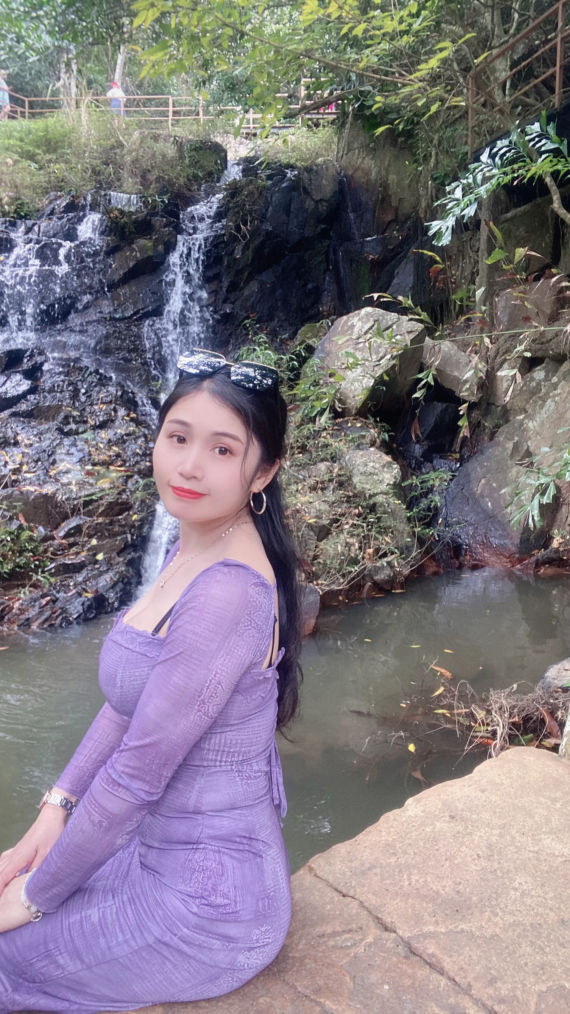女生不管到了什么样的年纪都要记住。杨绛先生说:“生活里没有怨气的女孩子...