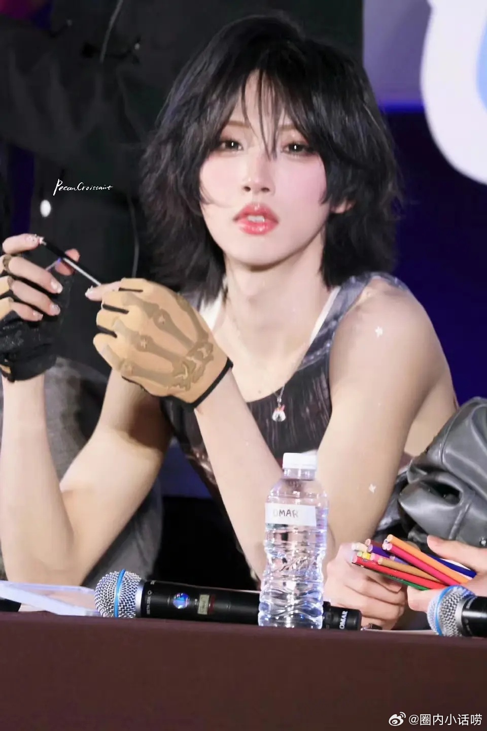 内娱男爱豆这个赛道的还真没有谁。 