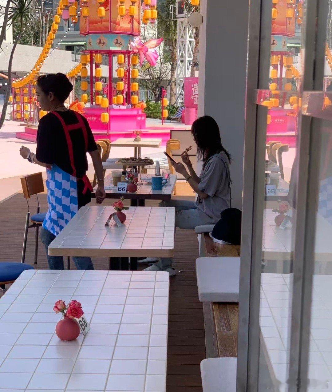 吴谨言夫妇海南吃饭被偶遇 