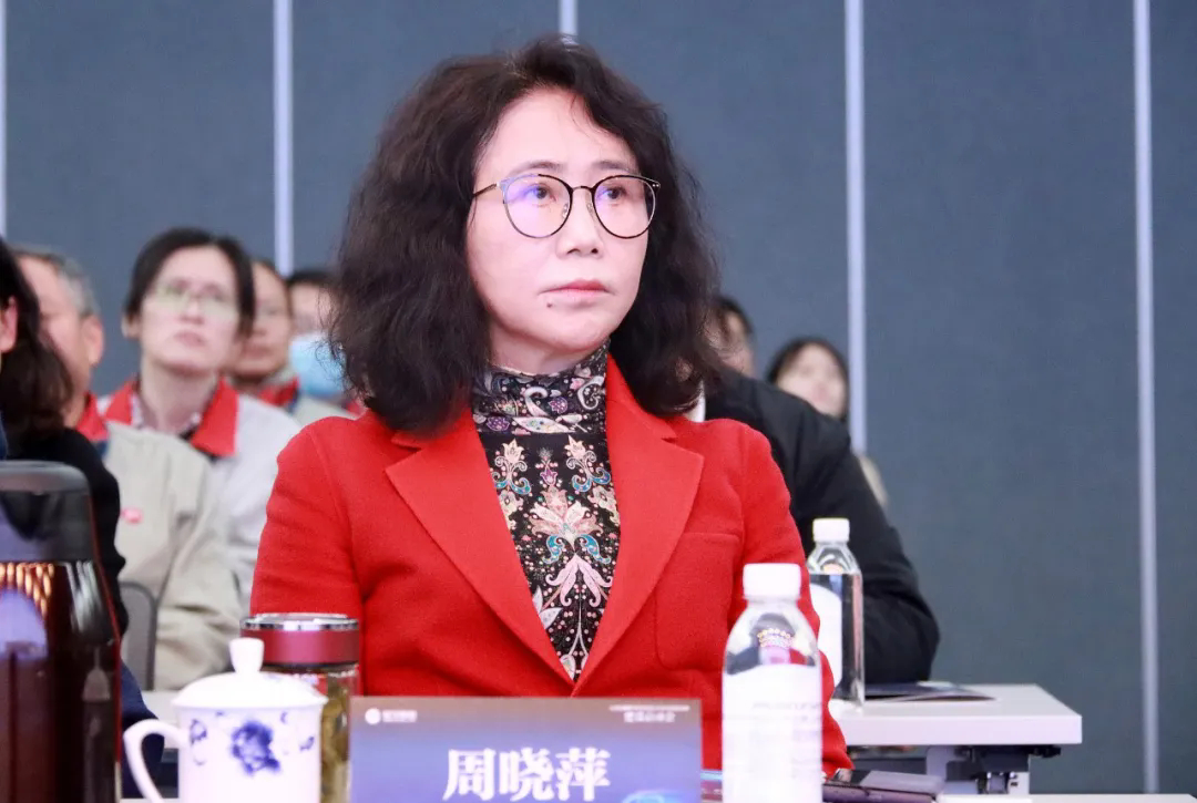 【“我们大学硕士不就白读了吗”，上市公司被曝要求应届生离职与“打螺丝”二选一！老