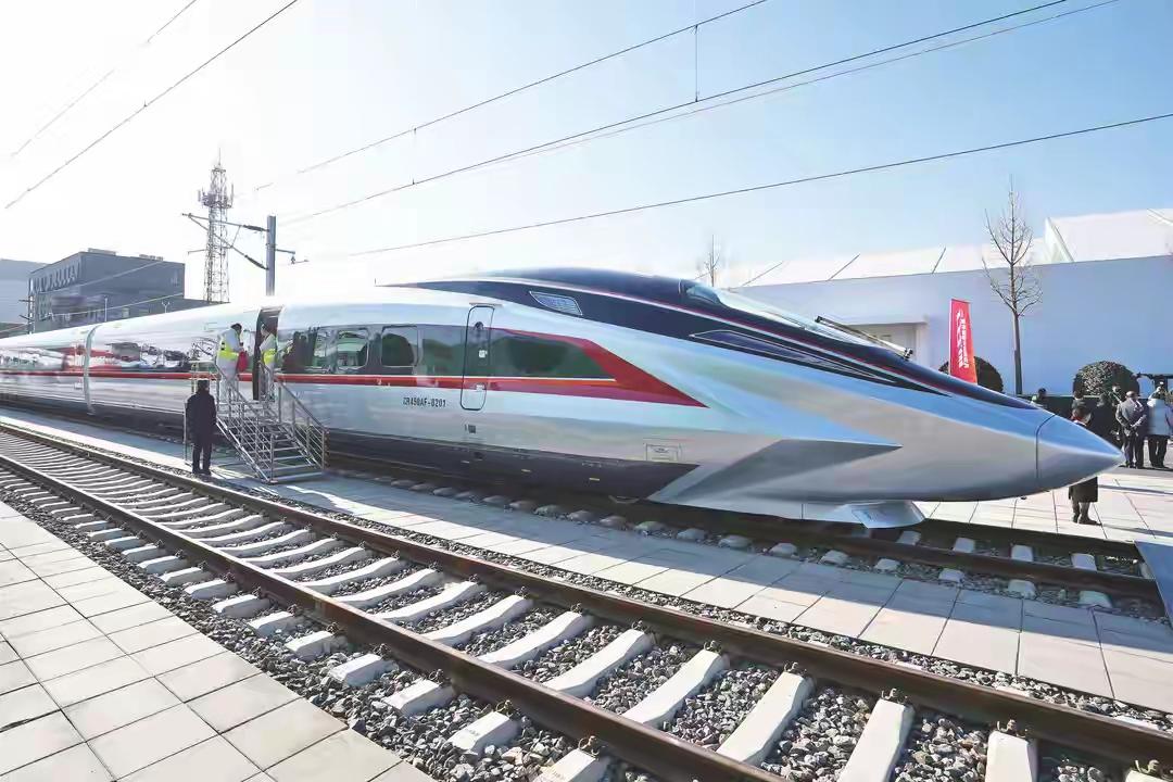 国铁集团6.25万亿负债怎么看？偿债路径与金融风险辨析
 
根据国铁集团2026
