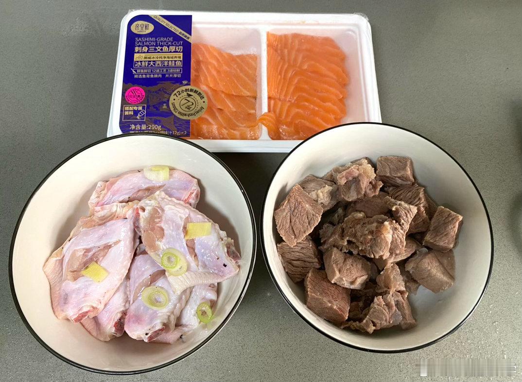 今天周五，家有住校生的，懂[手指比心]鸡翅先腌制去腥，牛腩先焯水去沫。才大上午的