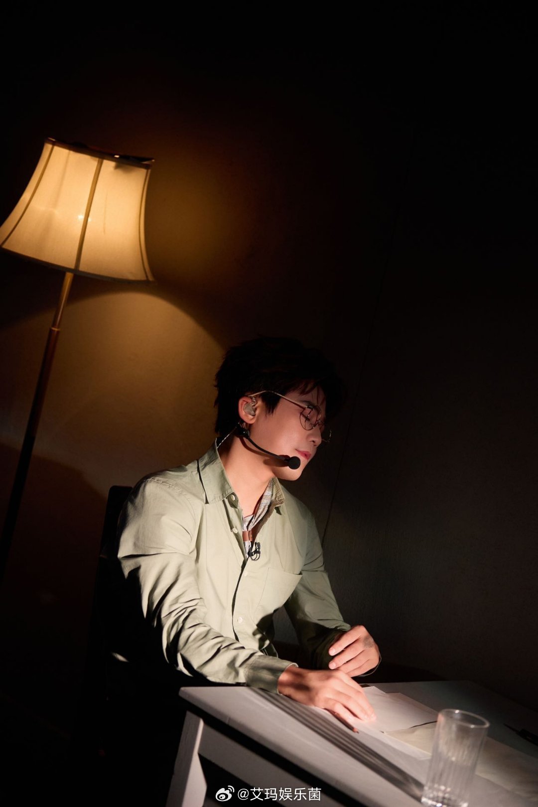 苏醒一开口鸡皮疙瘩起来了 从没想过一首歌能带给我如此强烈的感触，苏醒的声音就像一