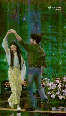 谁给夏之光张艺凡递个本子 没有刻意营业却格外好磕，清新自然的少年少女感，求剧本快