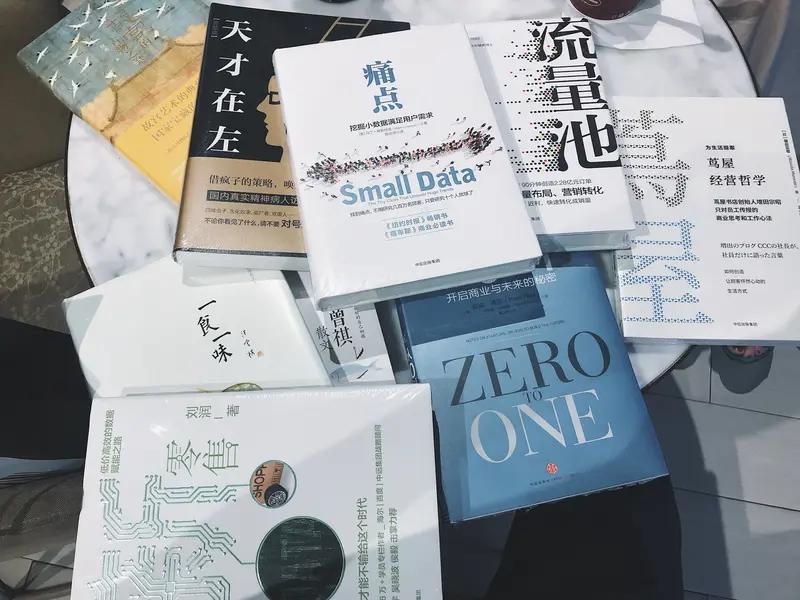 写爆款文需要什么思维?写爆款文，思维很重要。别老想着硬蹭热点，有几个实用思维值得