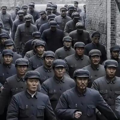渡江战役后，国民党金华守备司令周振强想出城投降，半路被手下捆绑后，交到了解放军手