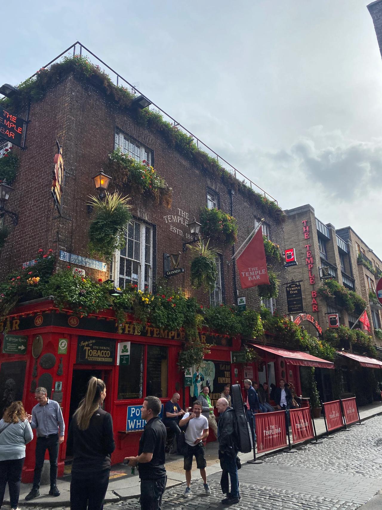 爱尔兰最著名的酒吧，不错！