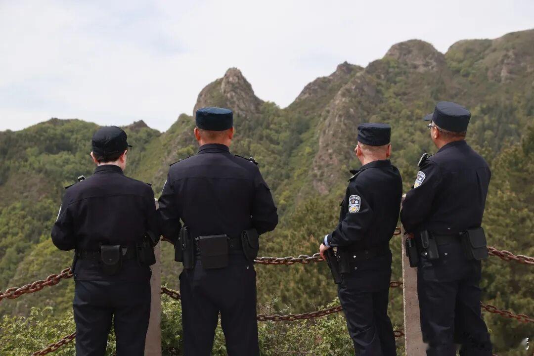 兰州公安关山森林派出所守护生态屏障 五一开园后他们更忙了 关山森林公园自今年五一