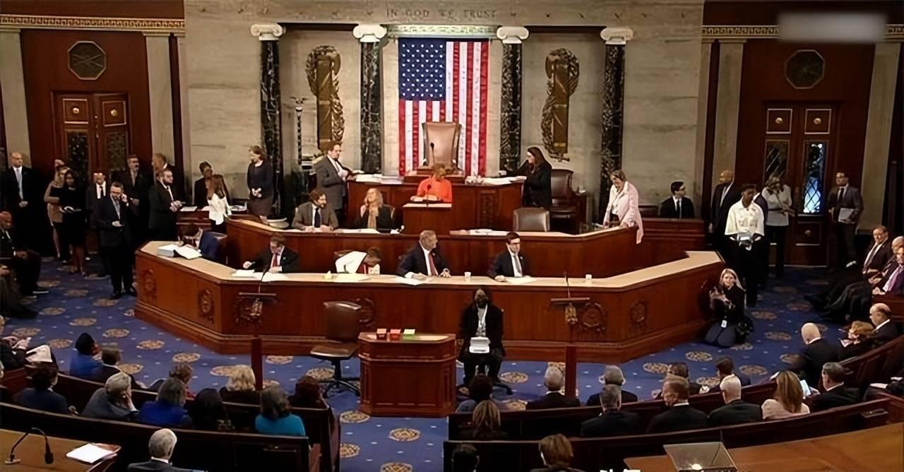 【热点评述】美国国会众议院通过一项决议，限制美国总统特朗普对伊朗动武的权力。这意