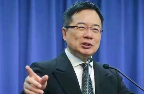 发现一个很奇怪的事情！蔡正元、赖岳谦、邱毅、张安乐，台湾政论四大剑客，出奇一致的