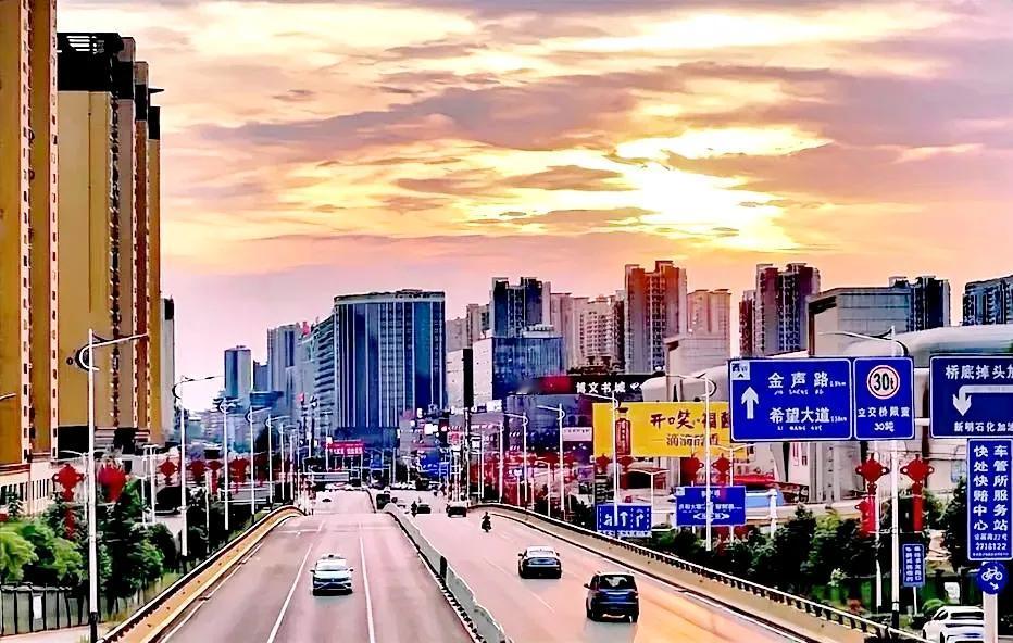 #夏日生活打卡季#邵东历来就是个工业大县，各种五金小厂数不胜数，又是箱包皮具生产