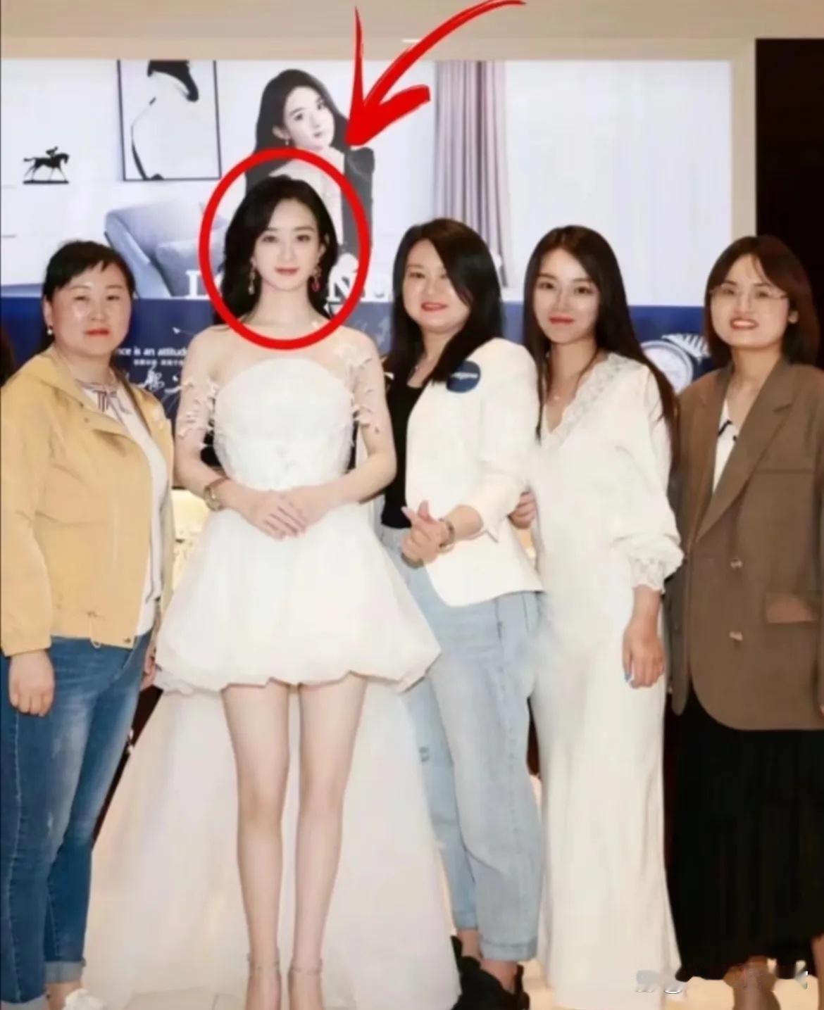 不对比不知道，这就是明星跟普通人的区别。 