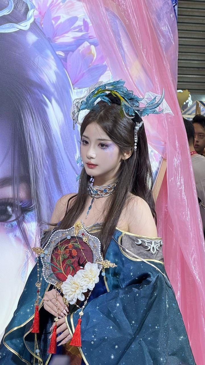 周五了神墓当立会成为本周最燃的话题！8 月 8 日 10 点，年番《神墓》携热血