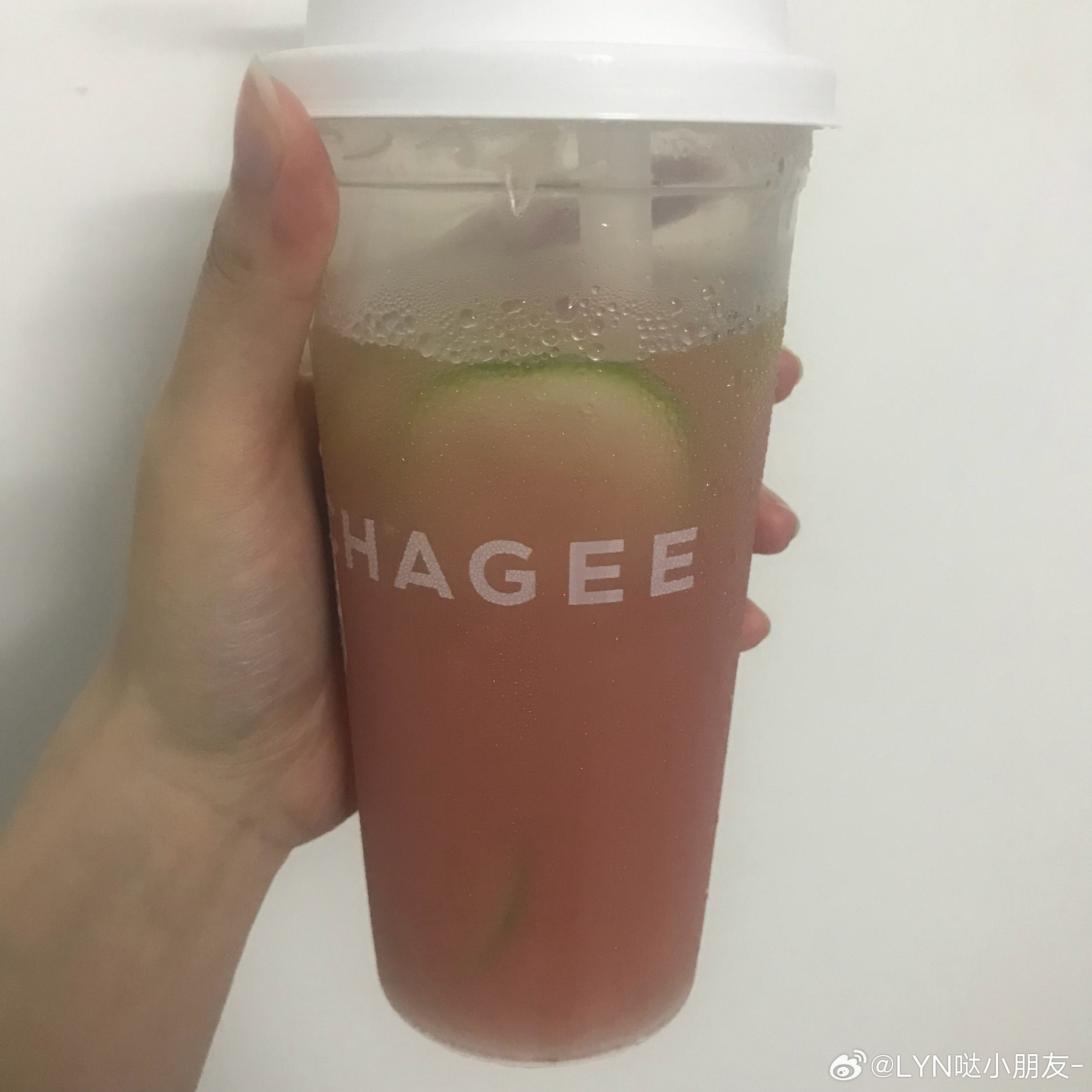 下午好吖来一杯新品粉芭乐柠檬味比较重，没啥芭乐味还行吧