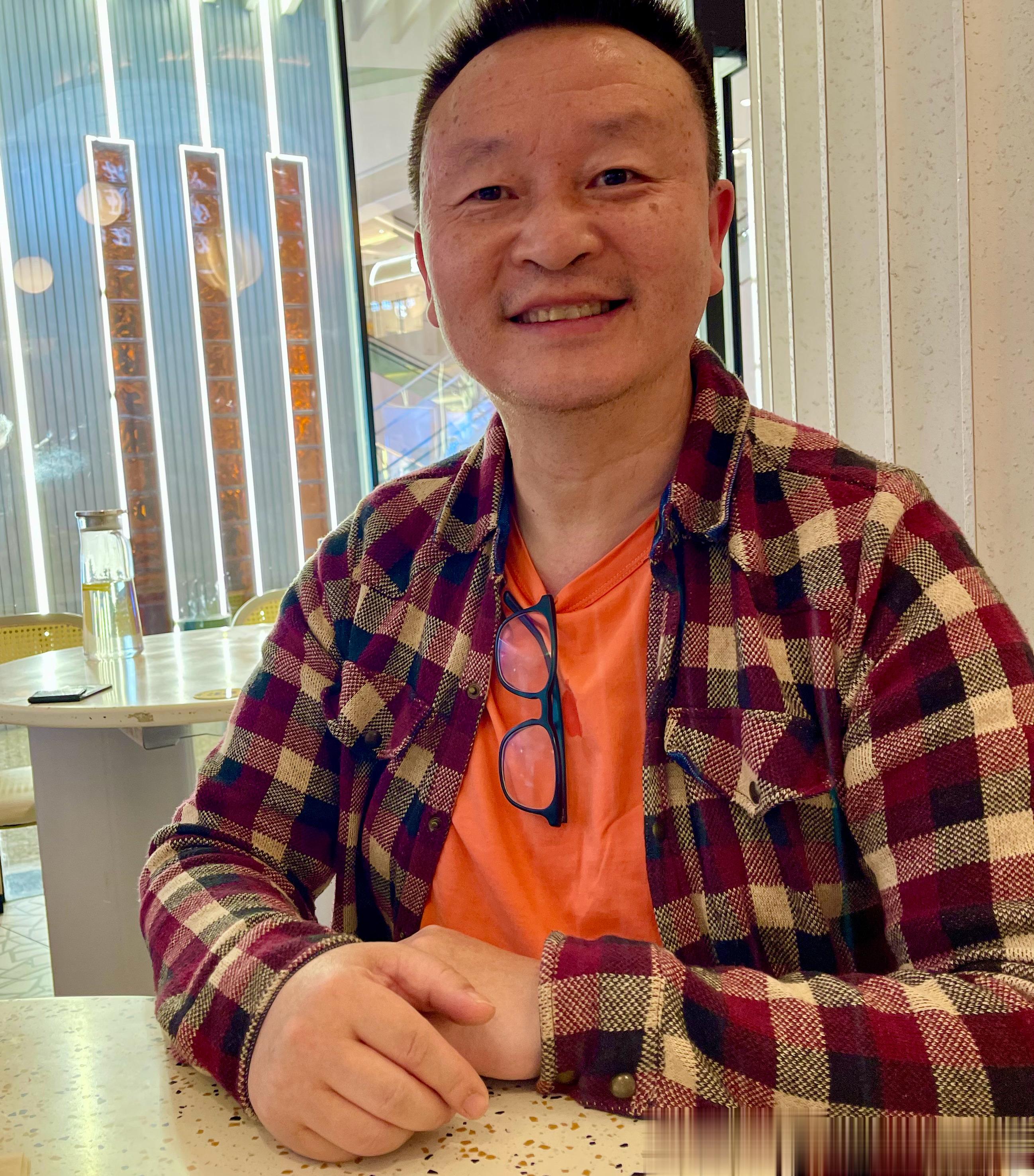 今天是“新”的一生！我祝自己生日快乐！在劳动节之后才出生：多幸福！ ​​​